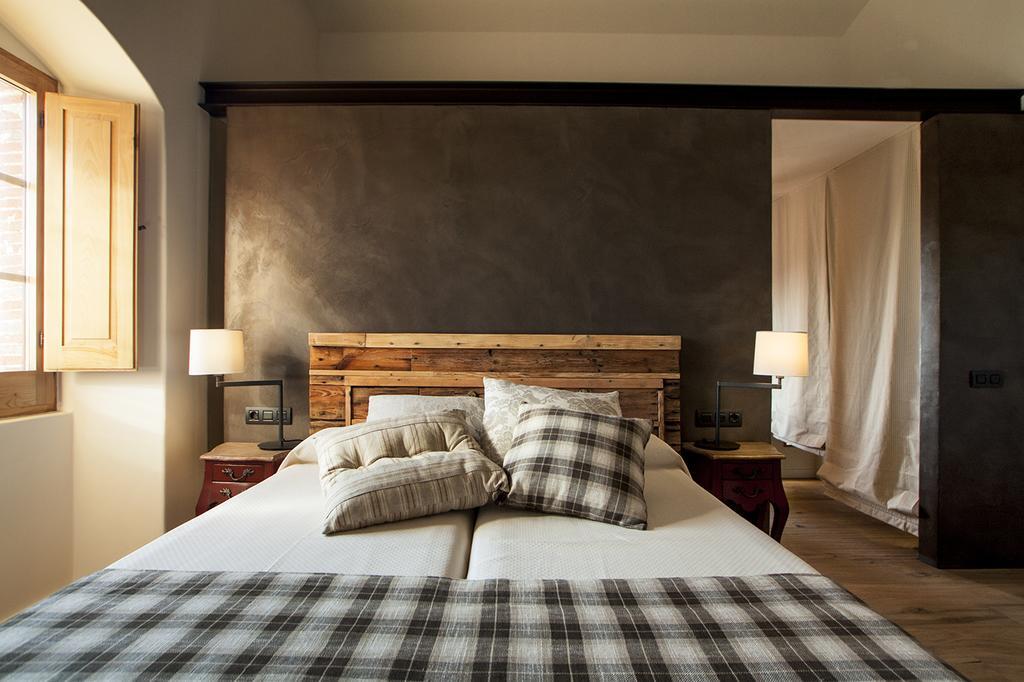 Gasthaus Mas Valenti 1511 Vall-Llobrega Zimmer foto