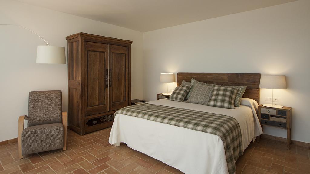 Gasthaus Mas Valenti 1511 Vall-Llobrega Zimmer foto